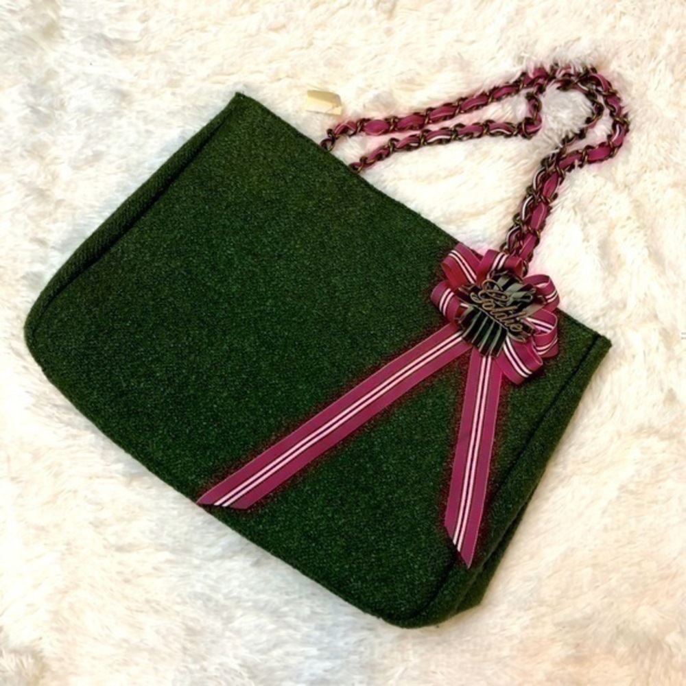 💖 NWT Bath & Body Works Goldie Limited Edition Green & Pink Bow Bag